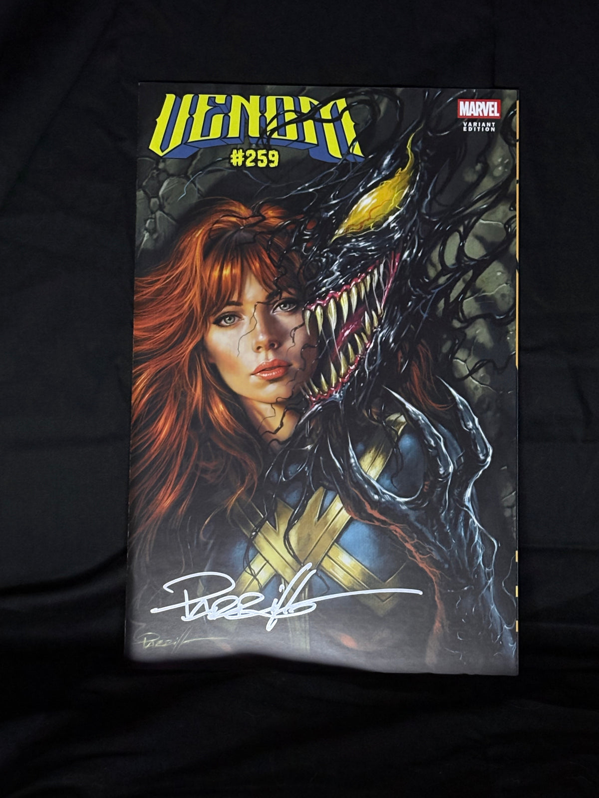 SIGNED VENOM #259 SDCC 2026 LUCIO PARRILLO VARIANT