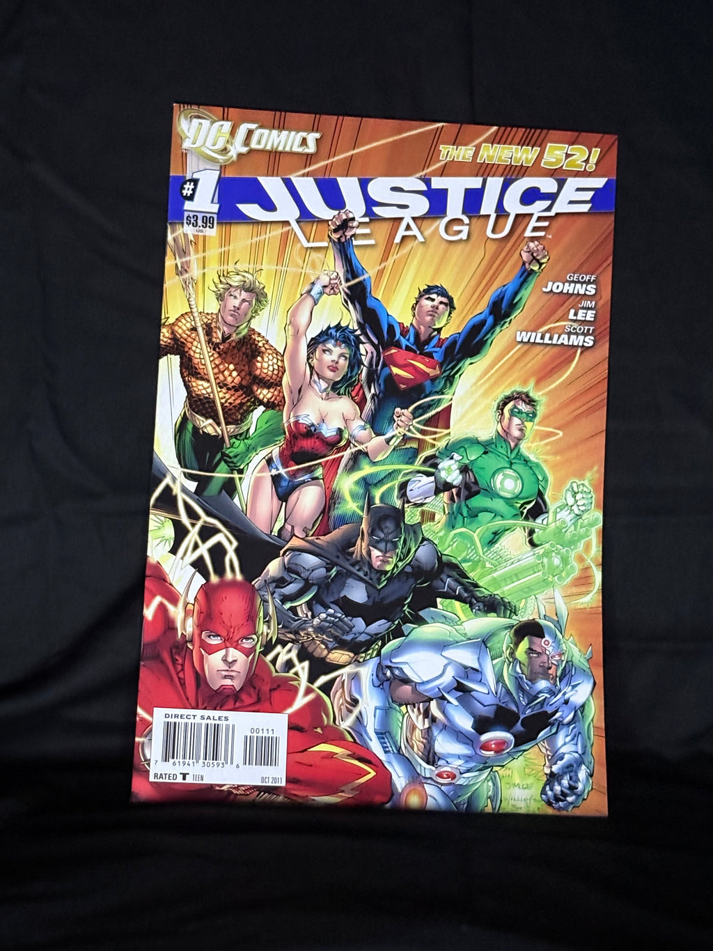 JUSTICE LEAGUE #1 (2011) "THE NEW 52" RELAUNCH