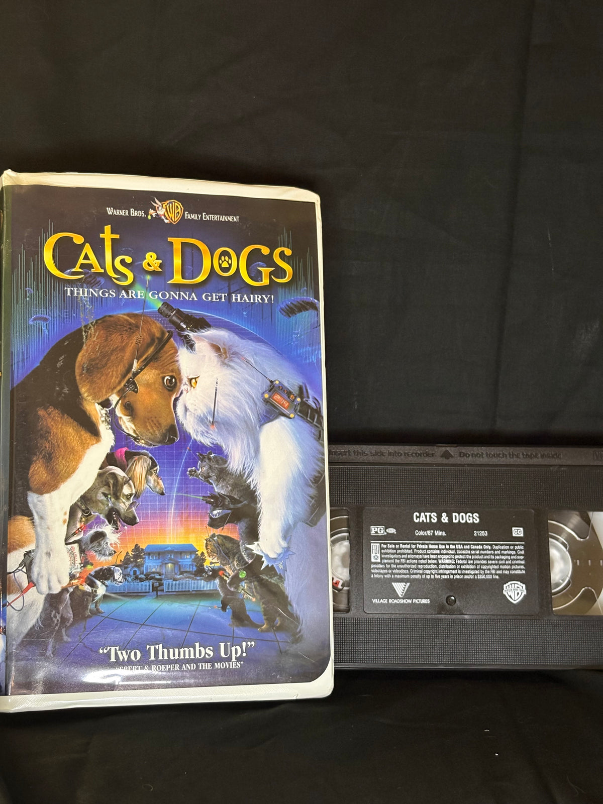 VHS | CAT & DOGS (2001)