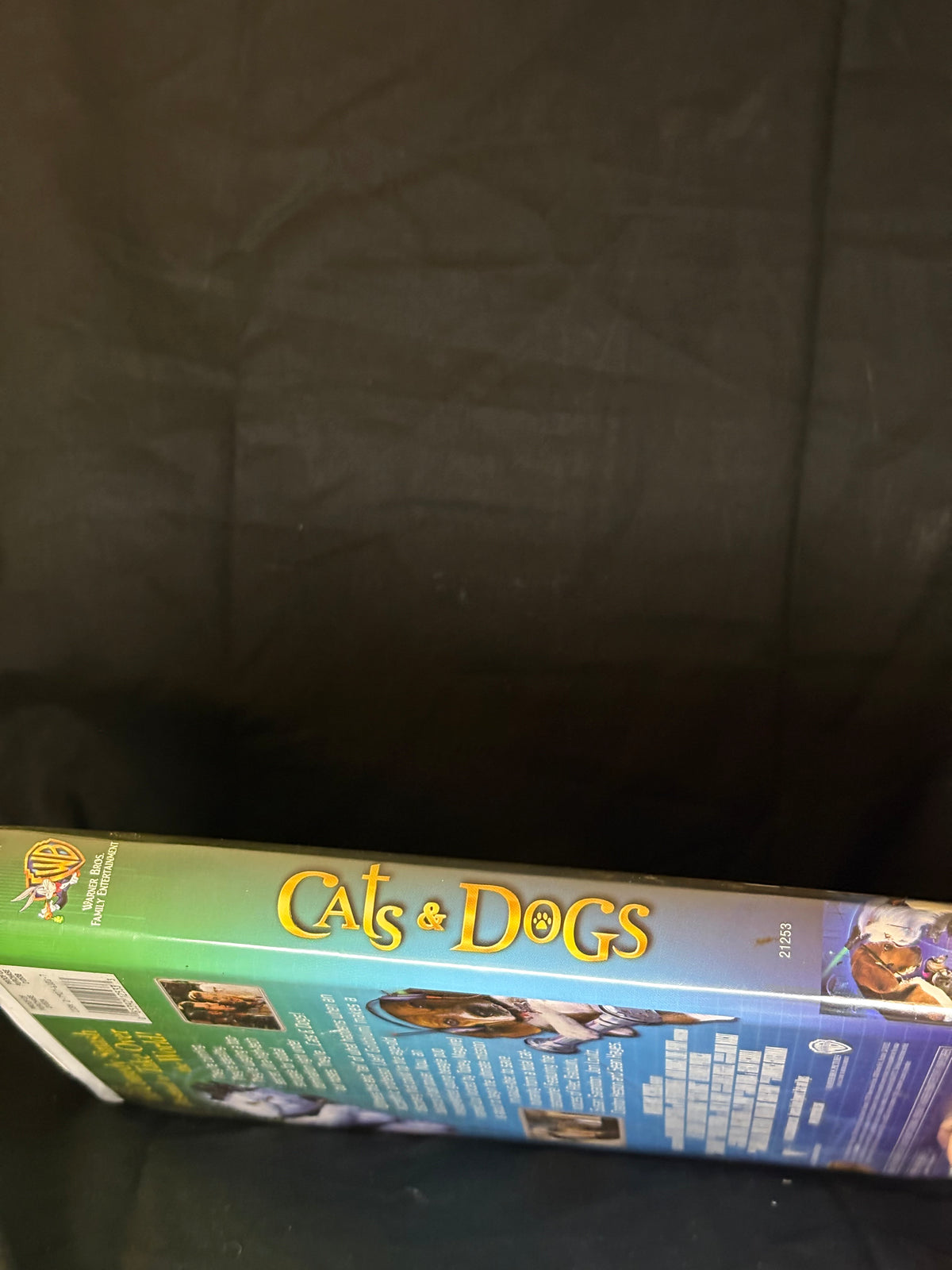 VHS | CAT & DOGS (2001)