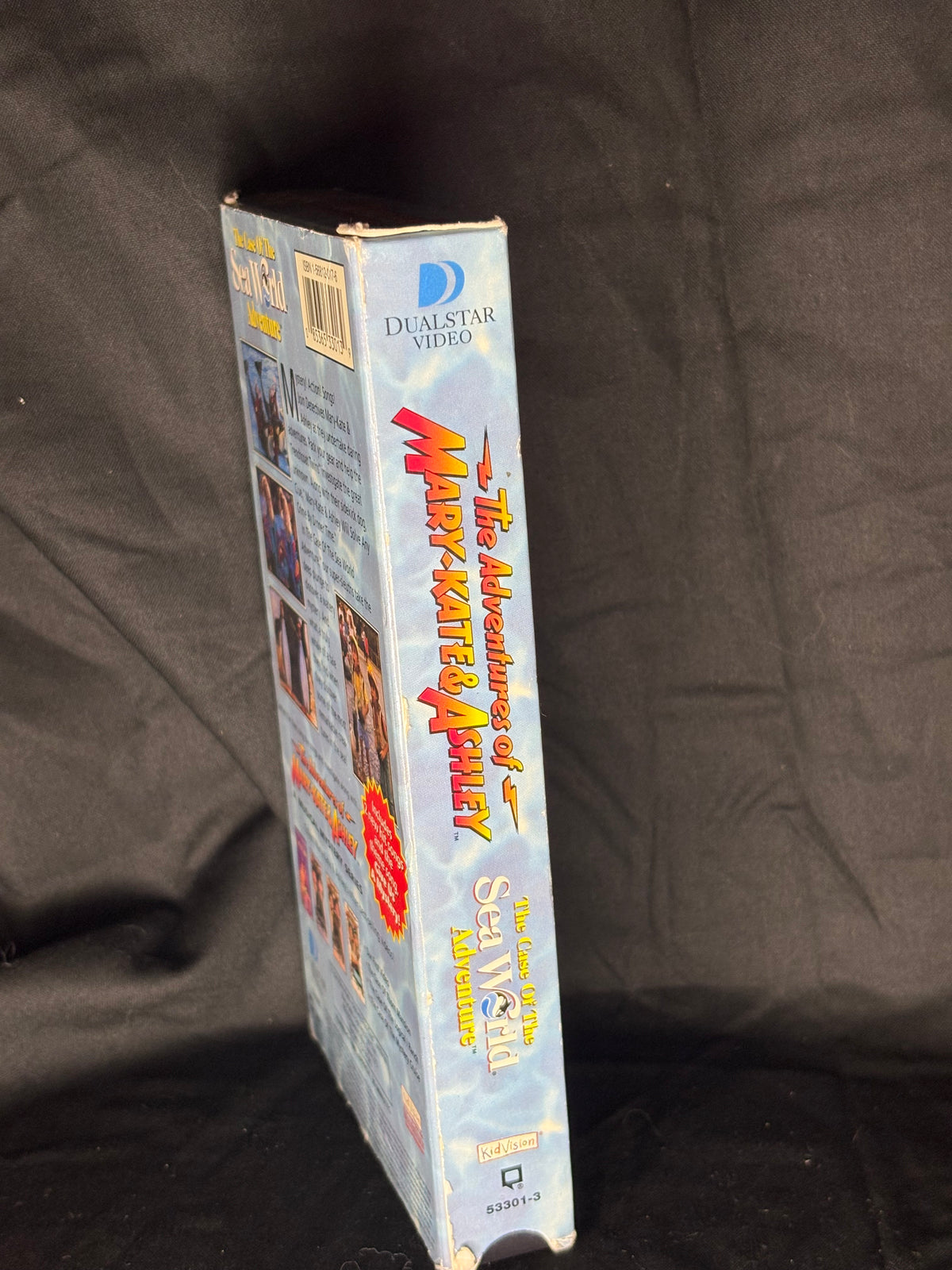 VHS | THE ADVENTURES OF MARY-KATE & ASHLEY: THE CASE OF THE SEA WORLD ADVENTURE (1995)
